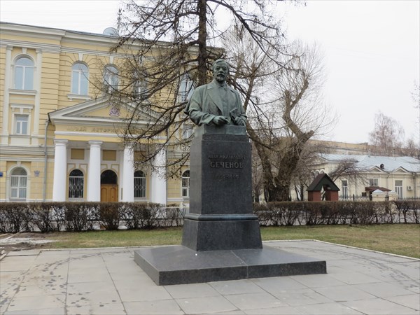 089-Памятник Сеченову